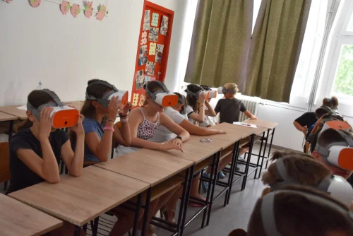 Mosolyogva tanulni - Virtuális valósággal a diákok fejlesztéséért (2024) cikk kiemelt képe